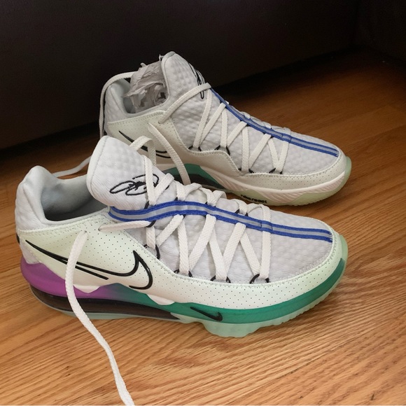 Lebron 17 lows - Picture 4 of 7